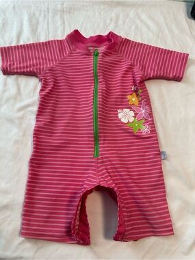 i play. Pink Striped Baby Rashguard with Green Zipper Size M (12 months)